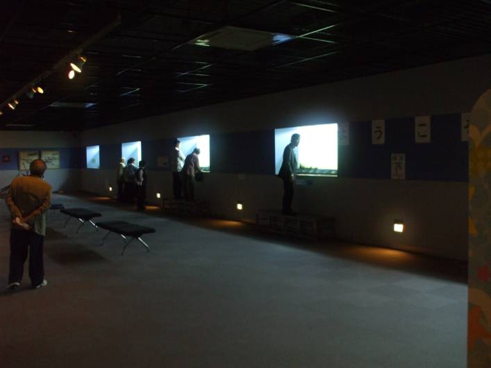 地下　三面川鮭観察自然館